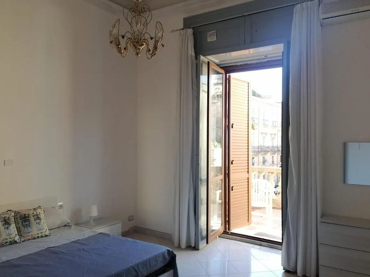 Appartamento John Mary House Aeroporto di Catania Fontana Rossa 0*,  Italia