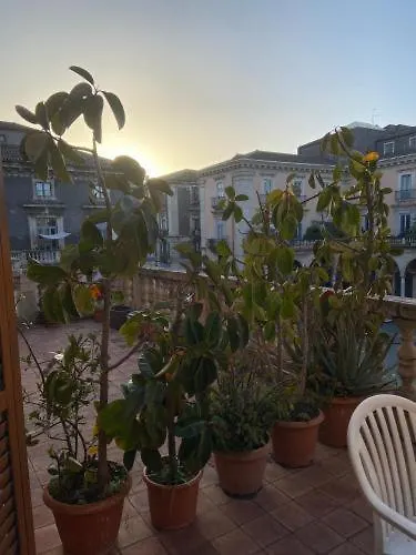 Appartamento John Mary House Aeroporto di Catania Fontana Rossa 0*,